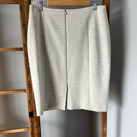 Hugo Boss Skirt size 10 in excellent condition - Picture 2 of 5
